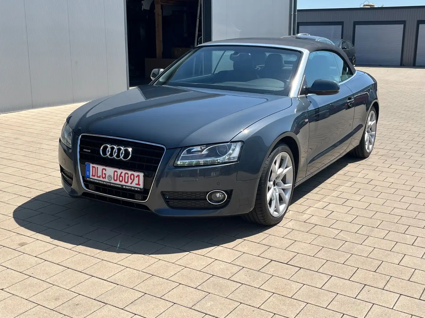 Audi A5 Cabriolet 3.2 FSI quattro TÜV NEU Gris - 1
