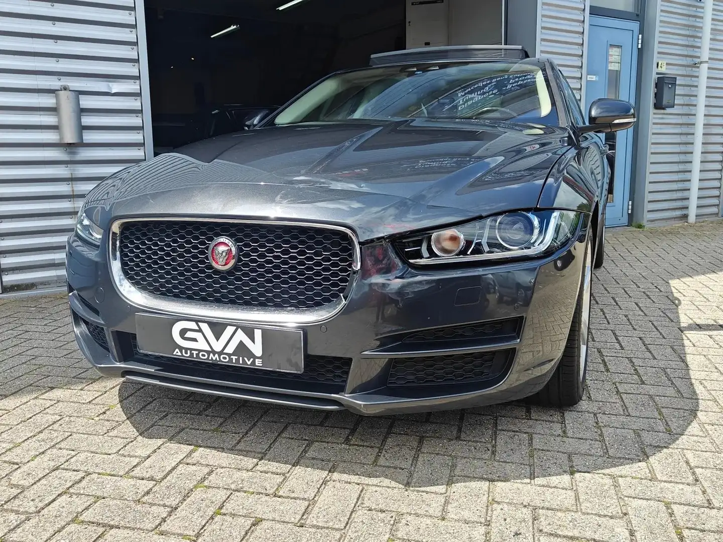 Jaguar XE 2.0 240PK Panoramadak | Memory Stoelen | USA-uitvo - 2