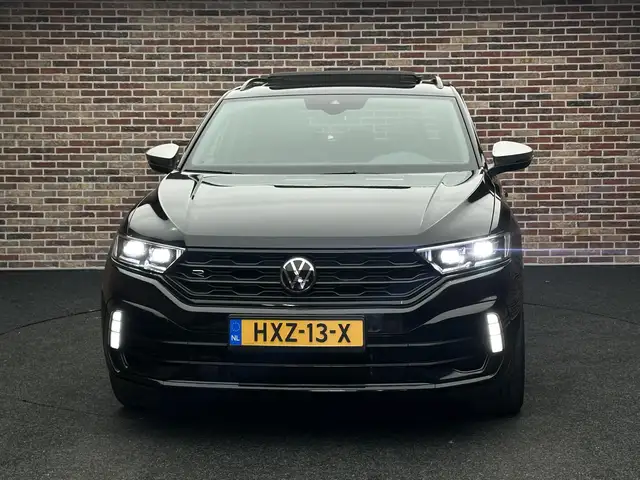 Volkswagen T-Roc view 5