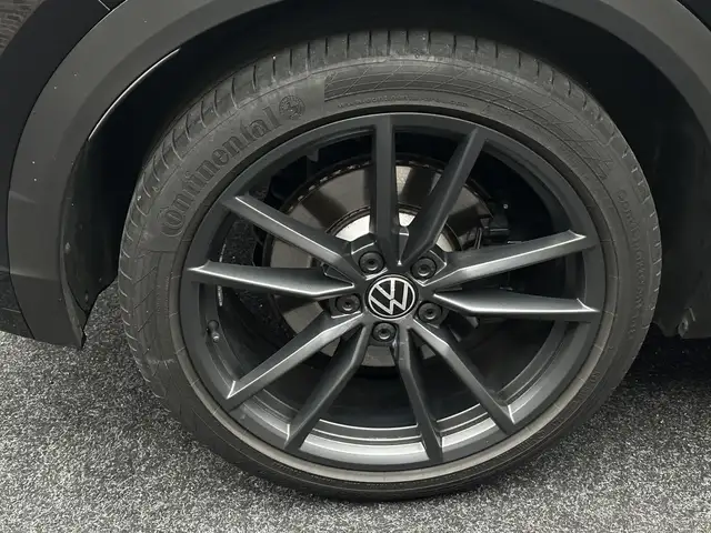 Volkswagen T-Roc view 14