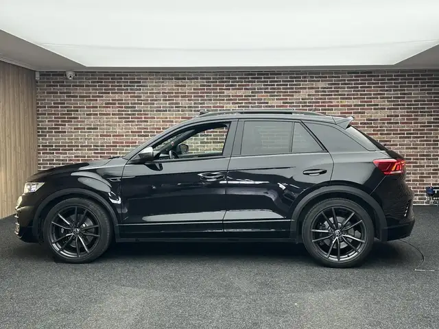 Volkswagen T-Roc view 6