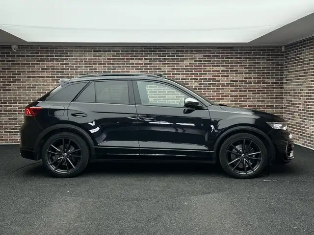 Volkswagen T-Roc view 4