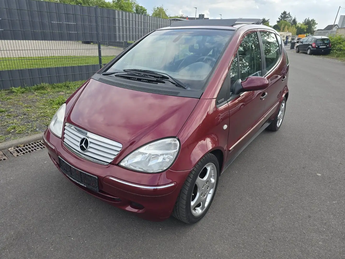Mercedes-Benz A 190 ELEGANCE,Automatik,Schiebedach Rouge - 1