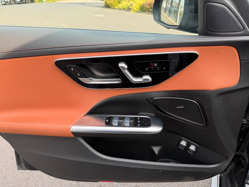 Mercedes-Benz C 300 T e AMG HUD+AHK+360°+Digital+Memory+LenkAs — photo 14