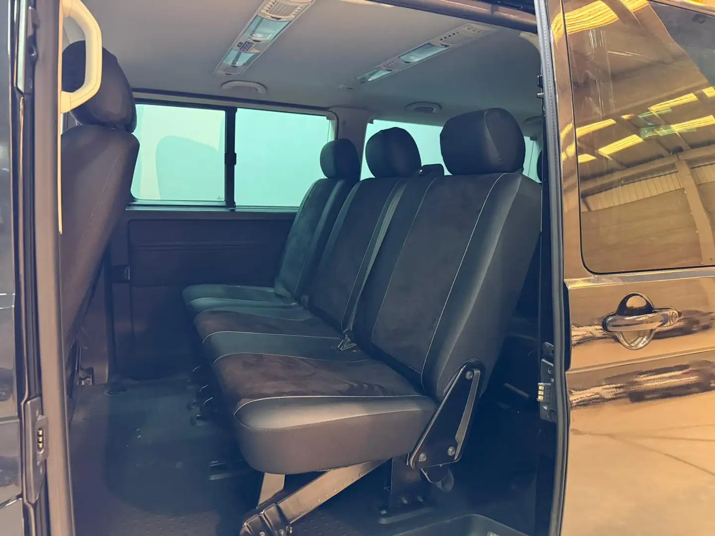 Volkswagen T5 Caravelle 2.0BiTDI Trendline 4M DSG Negro - 2
