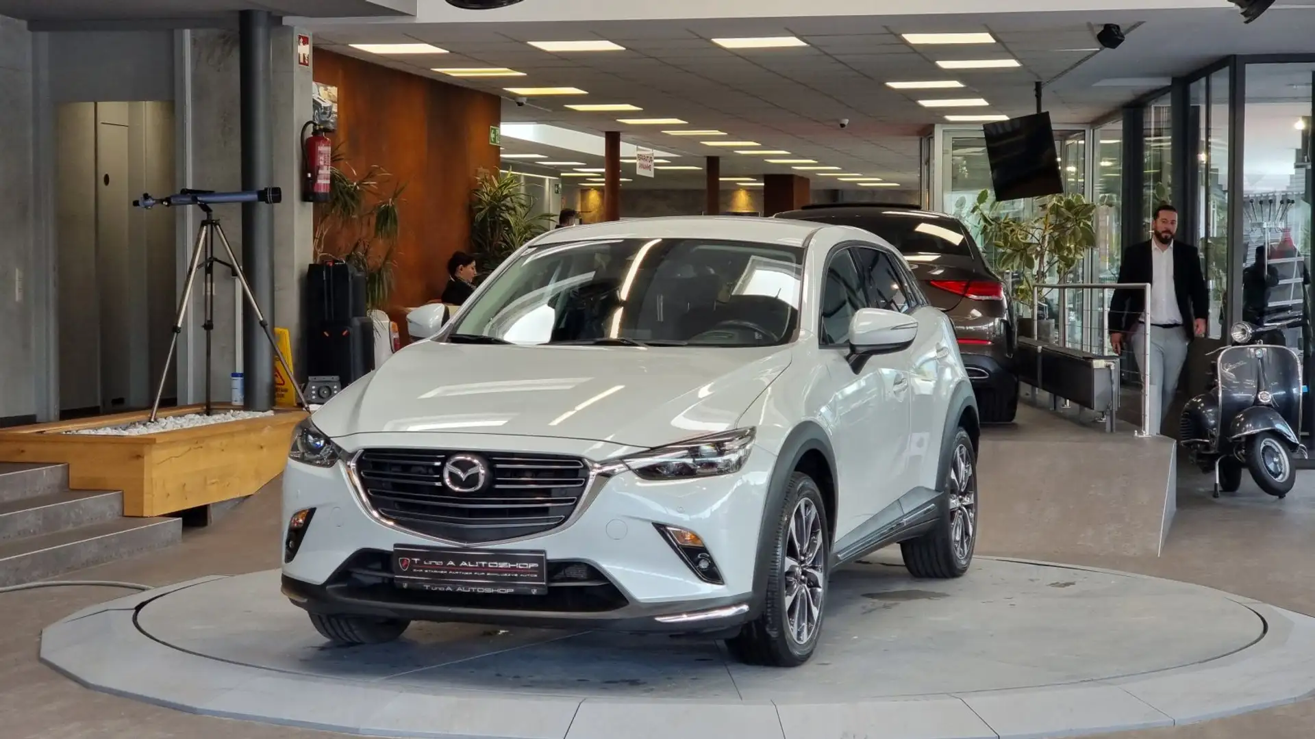 Mazda CX-3 AWD Revolution *Head-up*Navi*Kamera* Weiß - 2