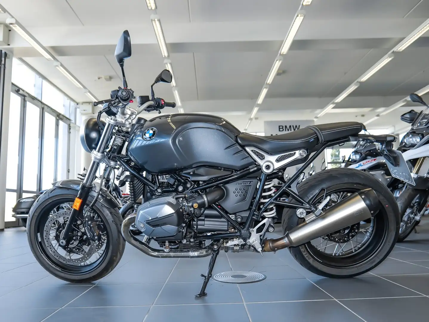 BMW R nineT Pure A2 Komfortpaket Grigio - 2