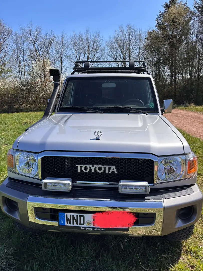 Toyota Land Cruiser GRJ76 LX Argintiu - 2