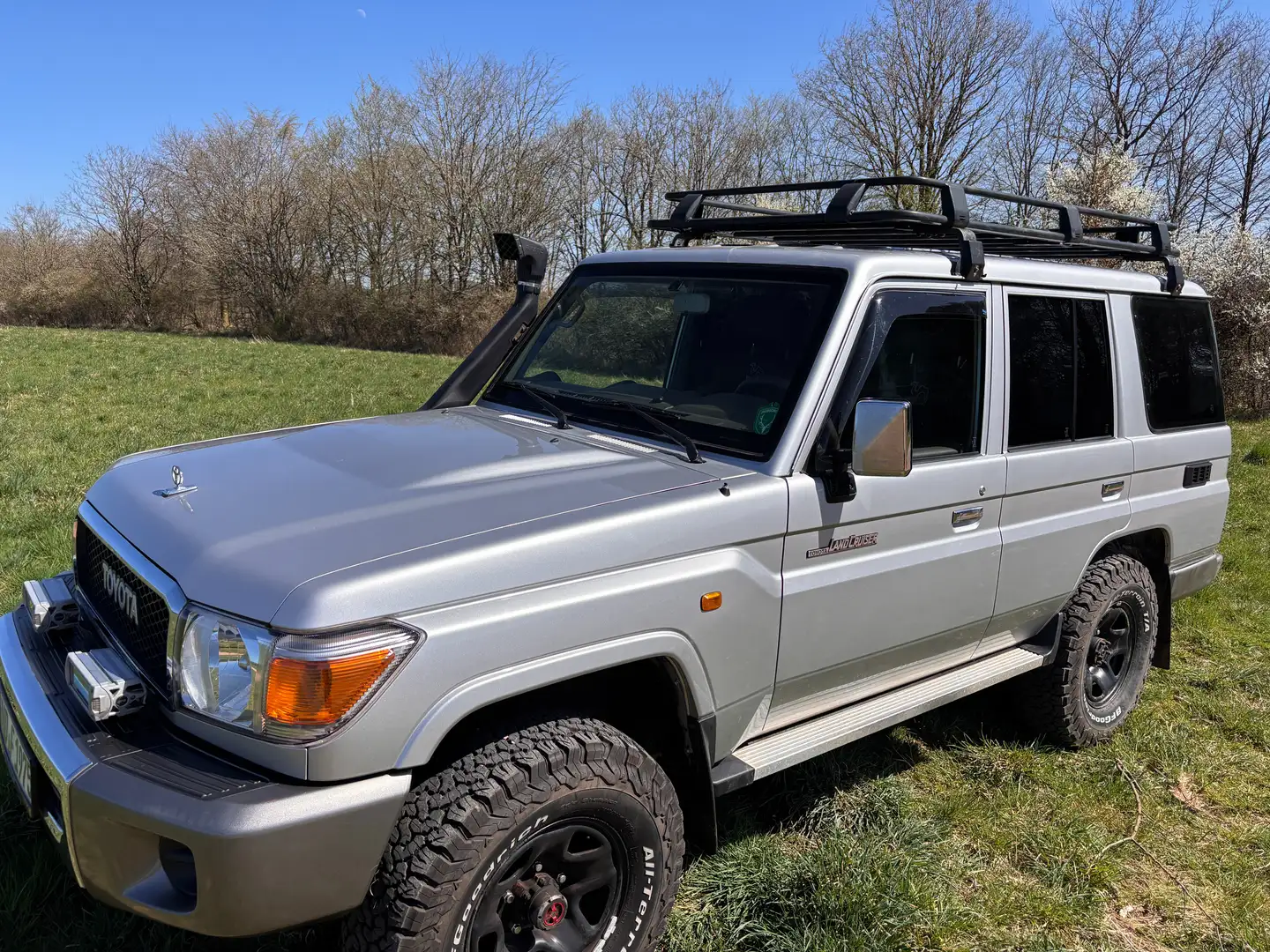 Toyota Land Cruiser GRJ76 LX Argintiu - 1