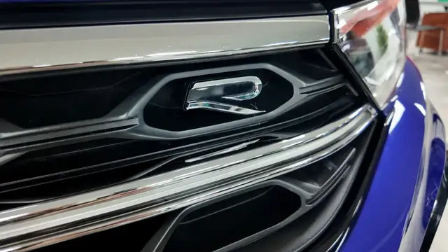 Volkswagen T-Roc view 10
