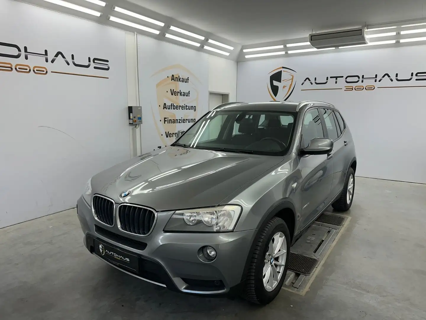 BMW X3 xDrive 20 d KLIMA NAVI TEMPO SCHECKHEFT PDC Grau - 1
