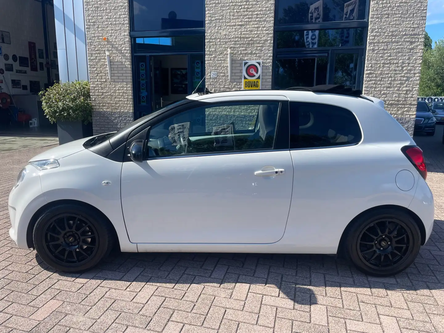 Citroen C1 1.2 PureTech-Bluetooth- NAV- Cabrio Wit - 2