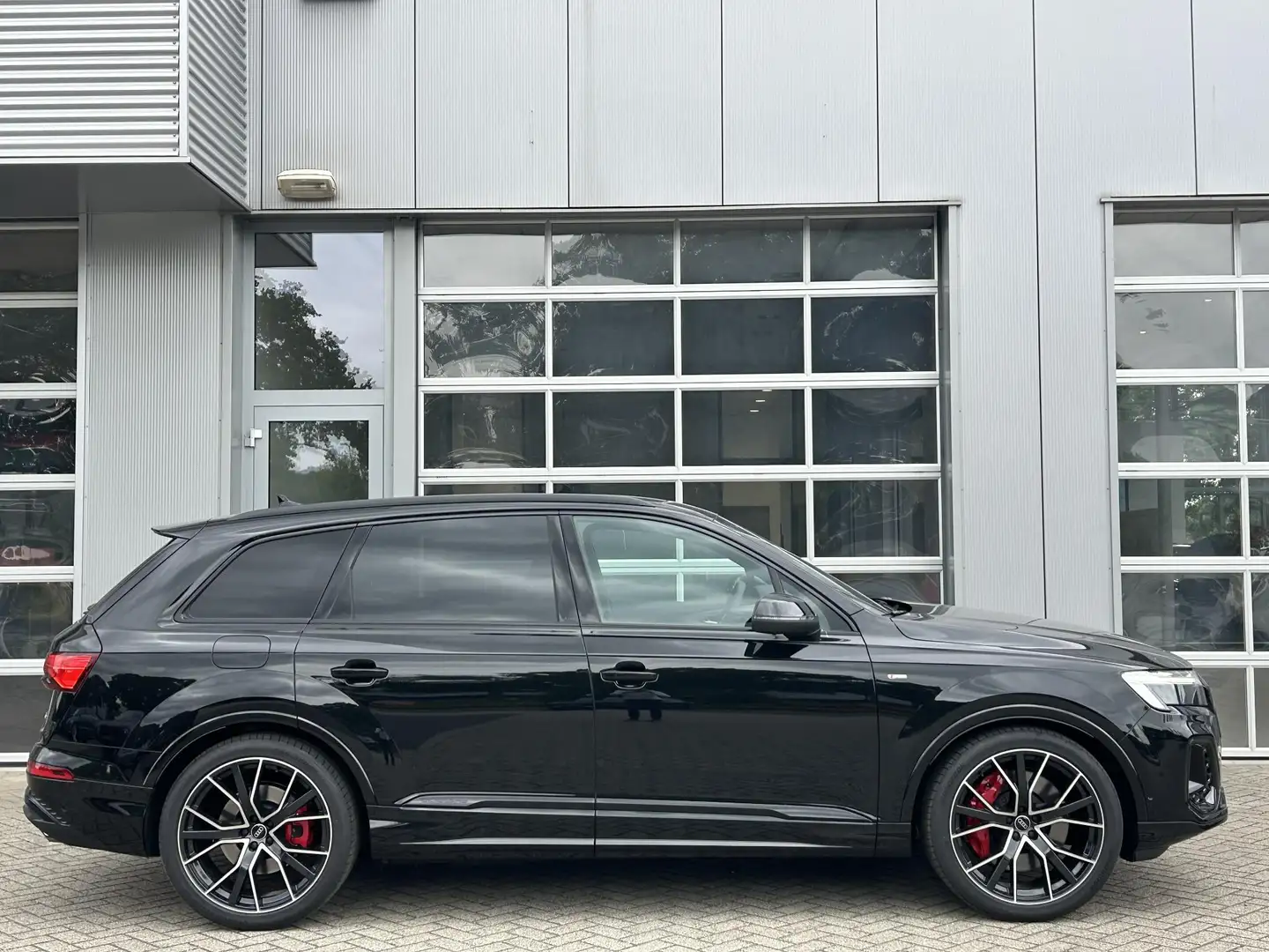 Audi Q7 Pro Line S Competition (C2 PI2) 60 TFSI e 360 kW Zwart - 2