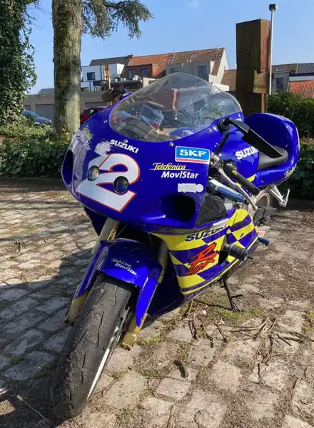 Suzuki GSX-R 600 - foto 4