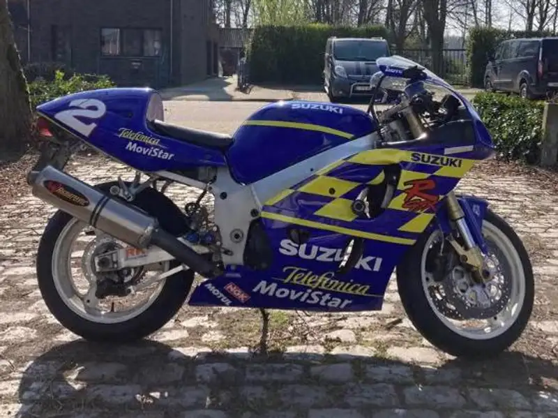 Suzuki GSX-R 600 - foto 3