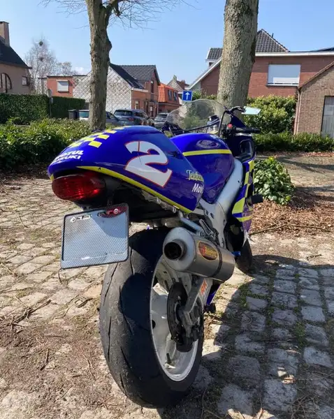 Suzuki GSX-R 600 - foto 5
