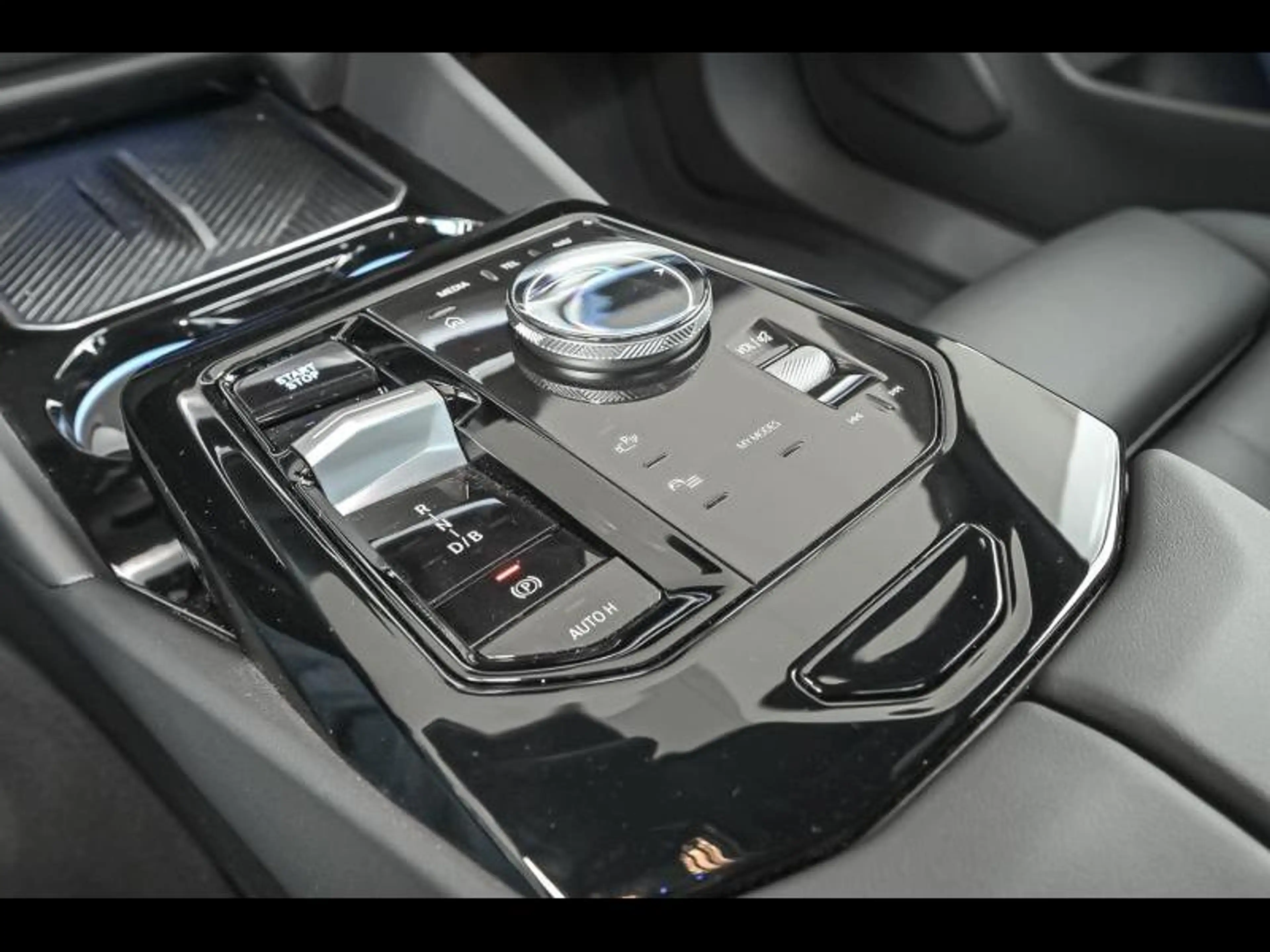 BMW i5 eDrive40 M Sportpakket — photo 11