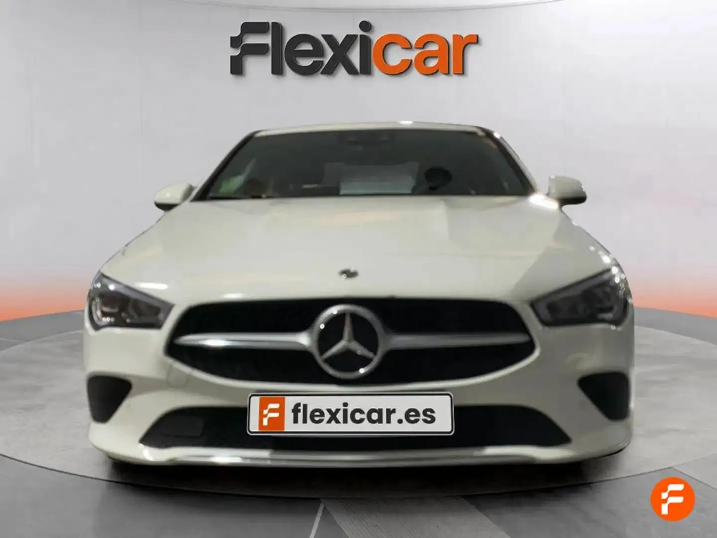 Mercedes-Benz CLA 200 Amarillo - 2