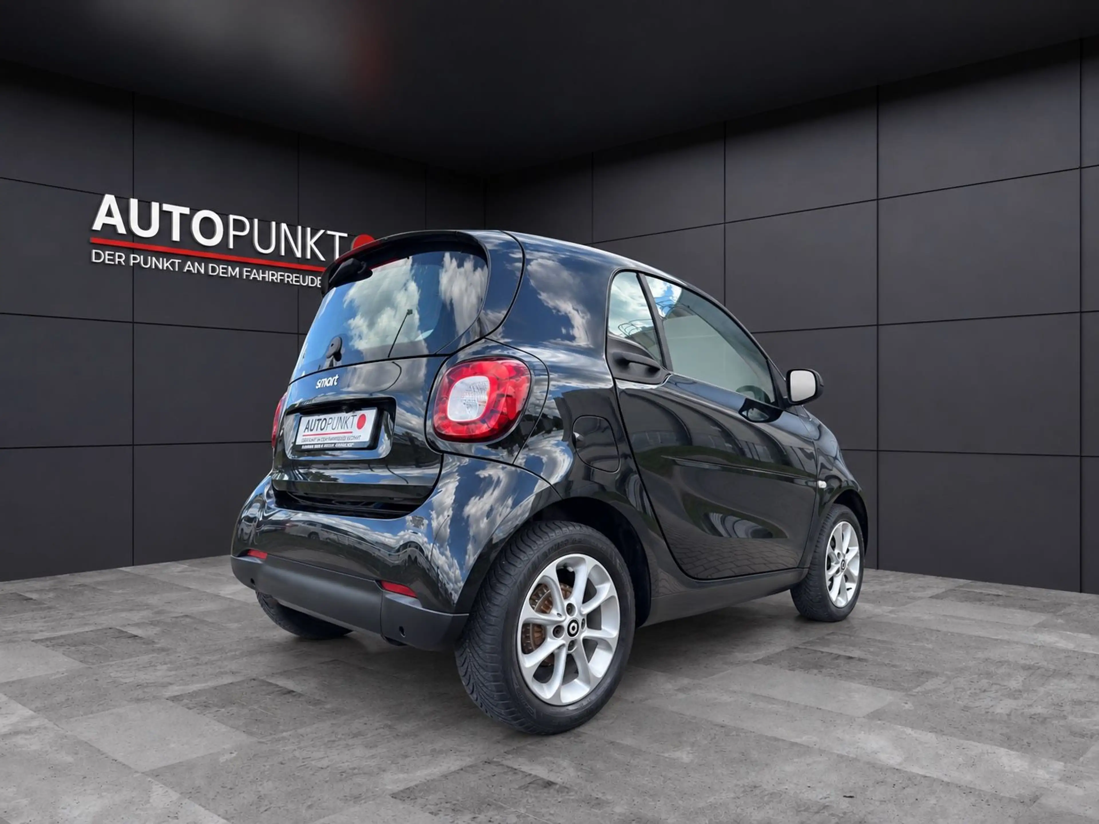 smart forTwo PASSION NAVI AUT. KAMERA PANORAMA LED 2.H — photo 6