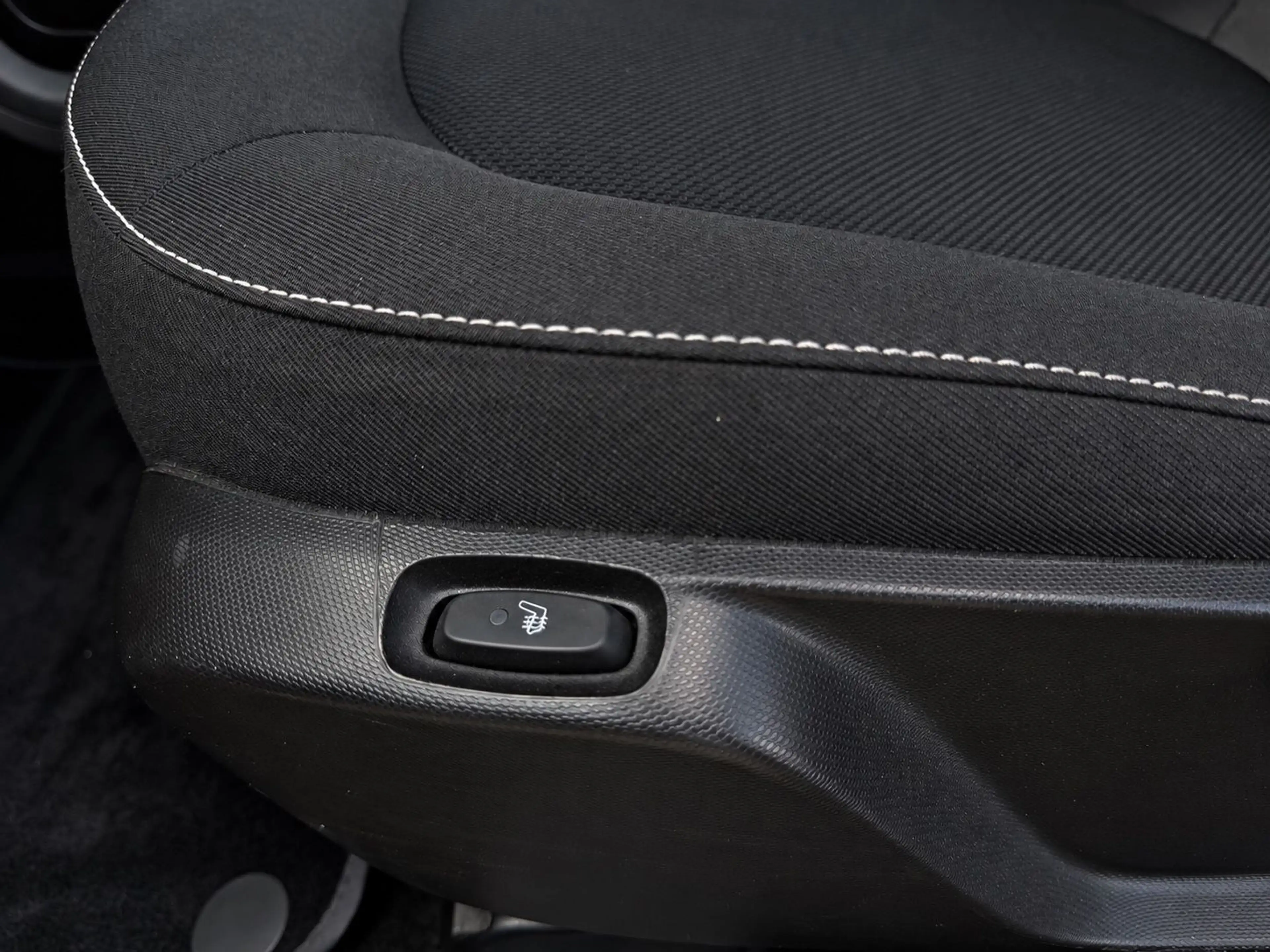 smart forTwo PASSION NAVI AUT. KAMERA PANORAMA LED 2.H — photo 15