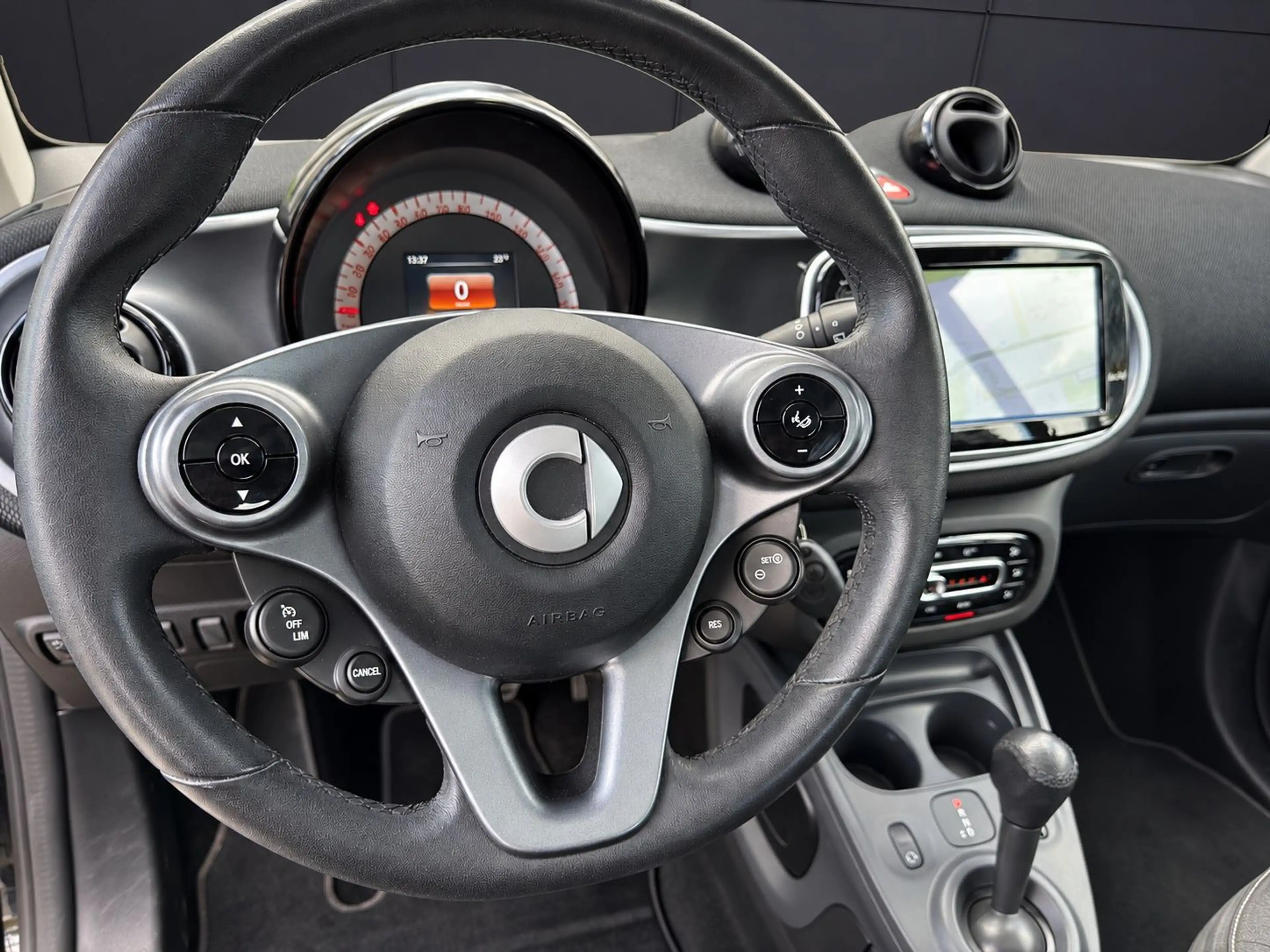smart forTwo PASSION NAVI AUT. KAMERA PANORAMA LED 2.H — photo 11