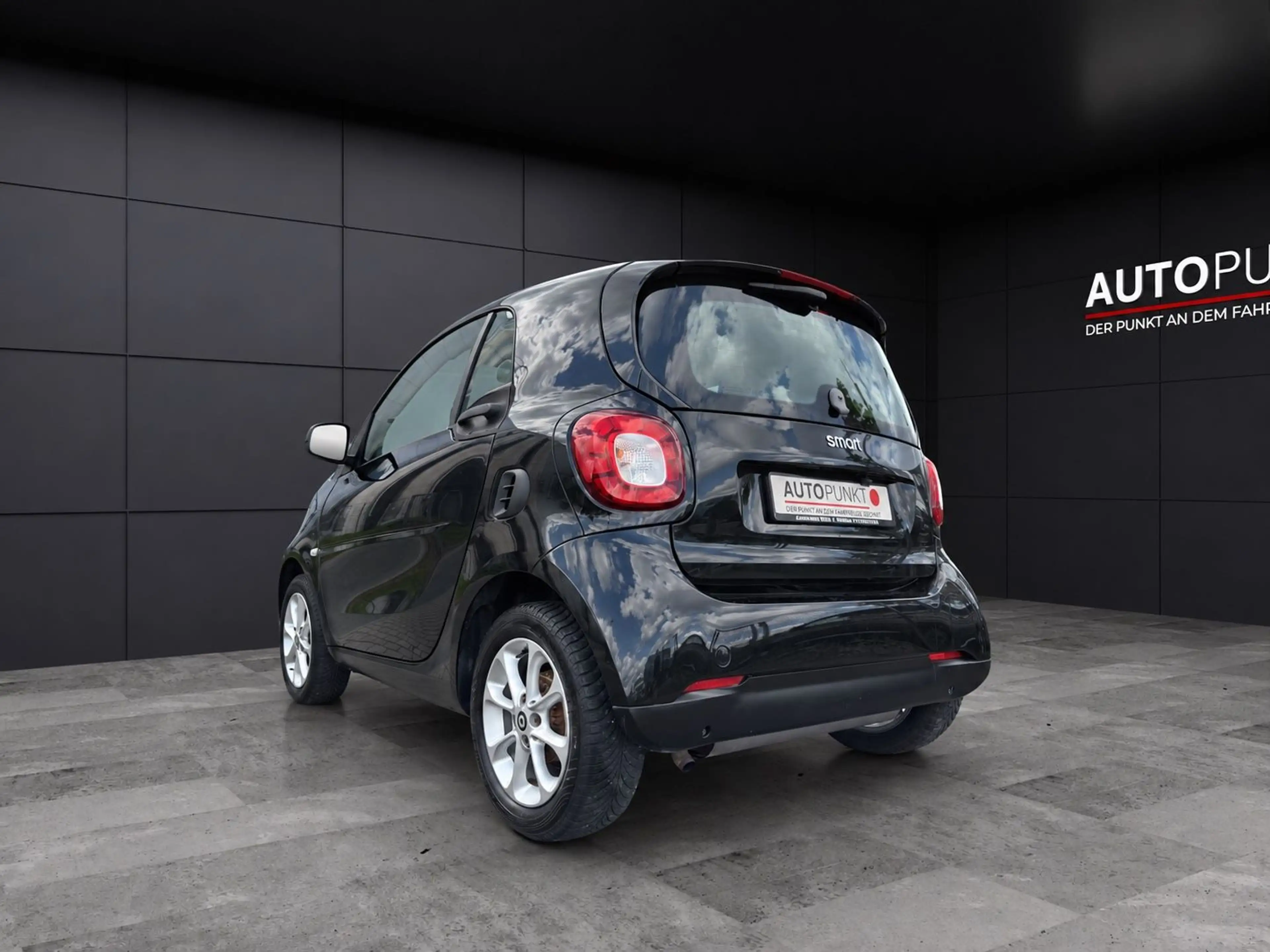 smart forTwo PASSION NAVI AUT. KAMERA PANORAMA LED 2.H — photo 8