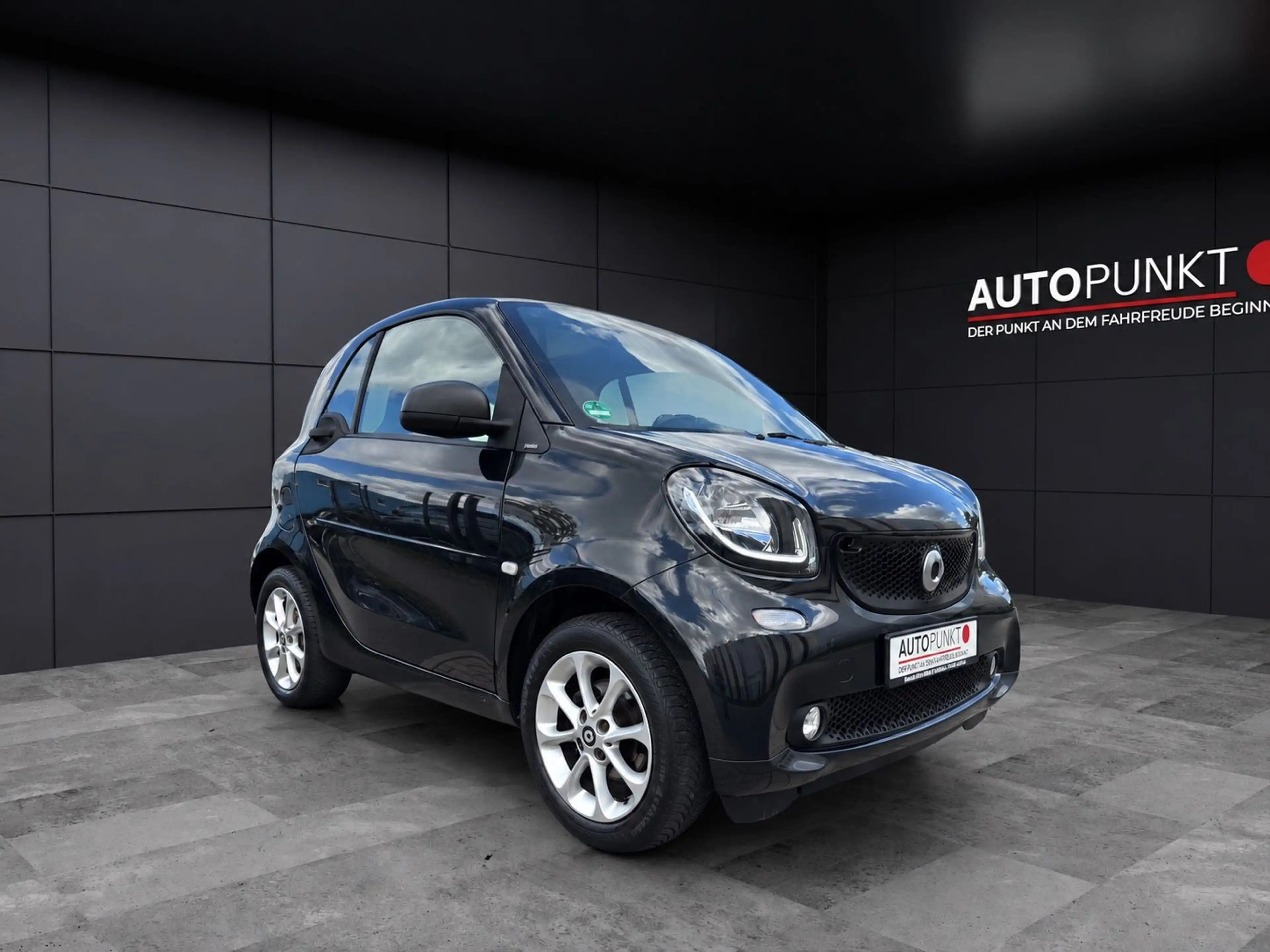 smart forTwo PASSION NAVI AUT. KAMERA PANORAMA LED 2.H — photo 4