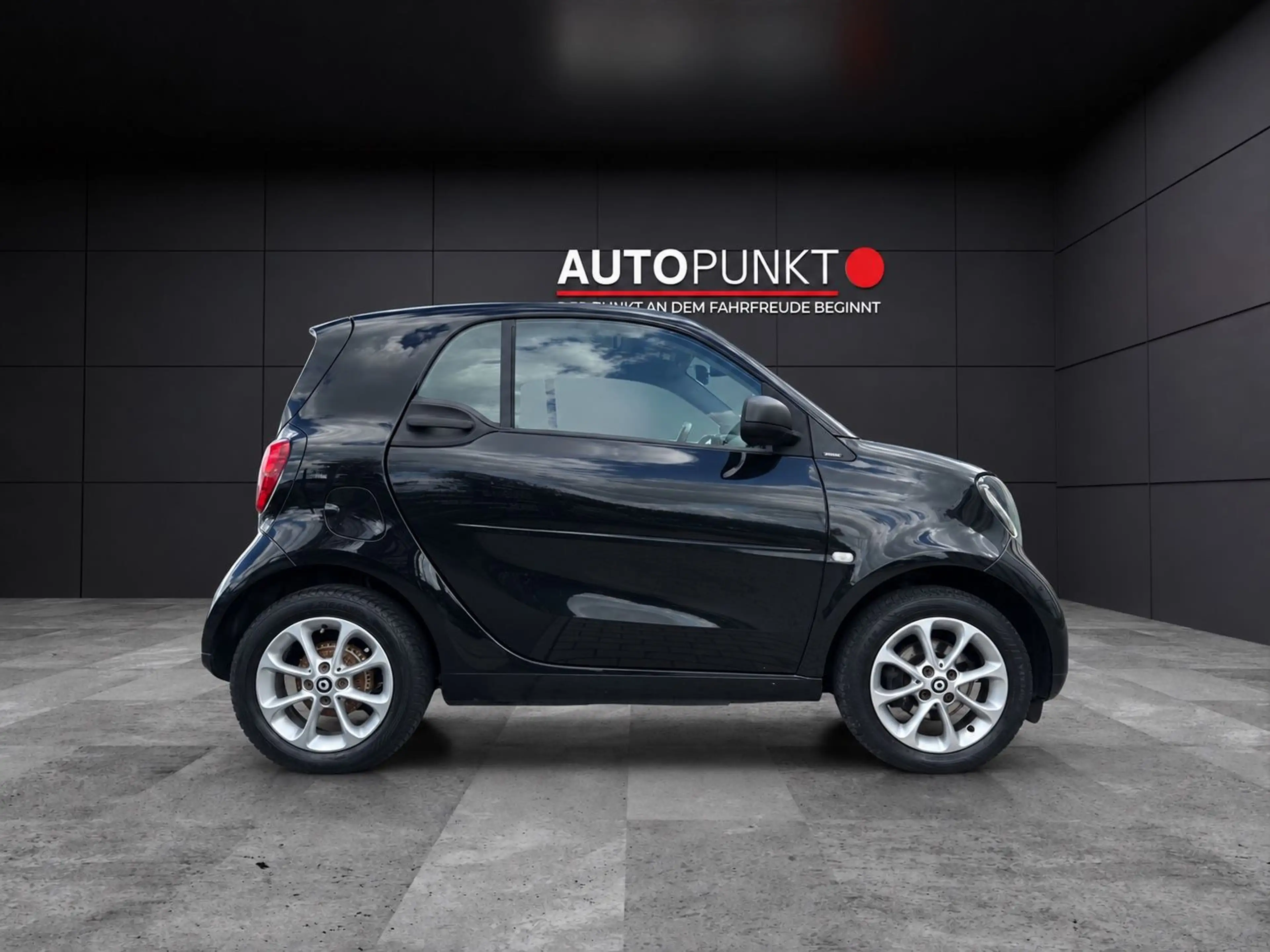 smart forTwo PASSION NAVI AUT. KAMERA PANORAMA LED 2.H — photo 9