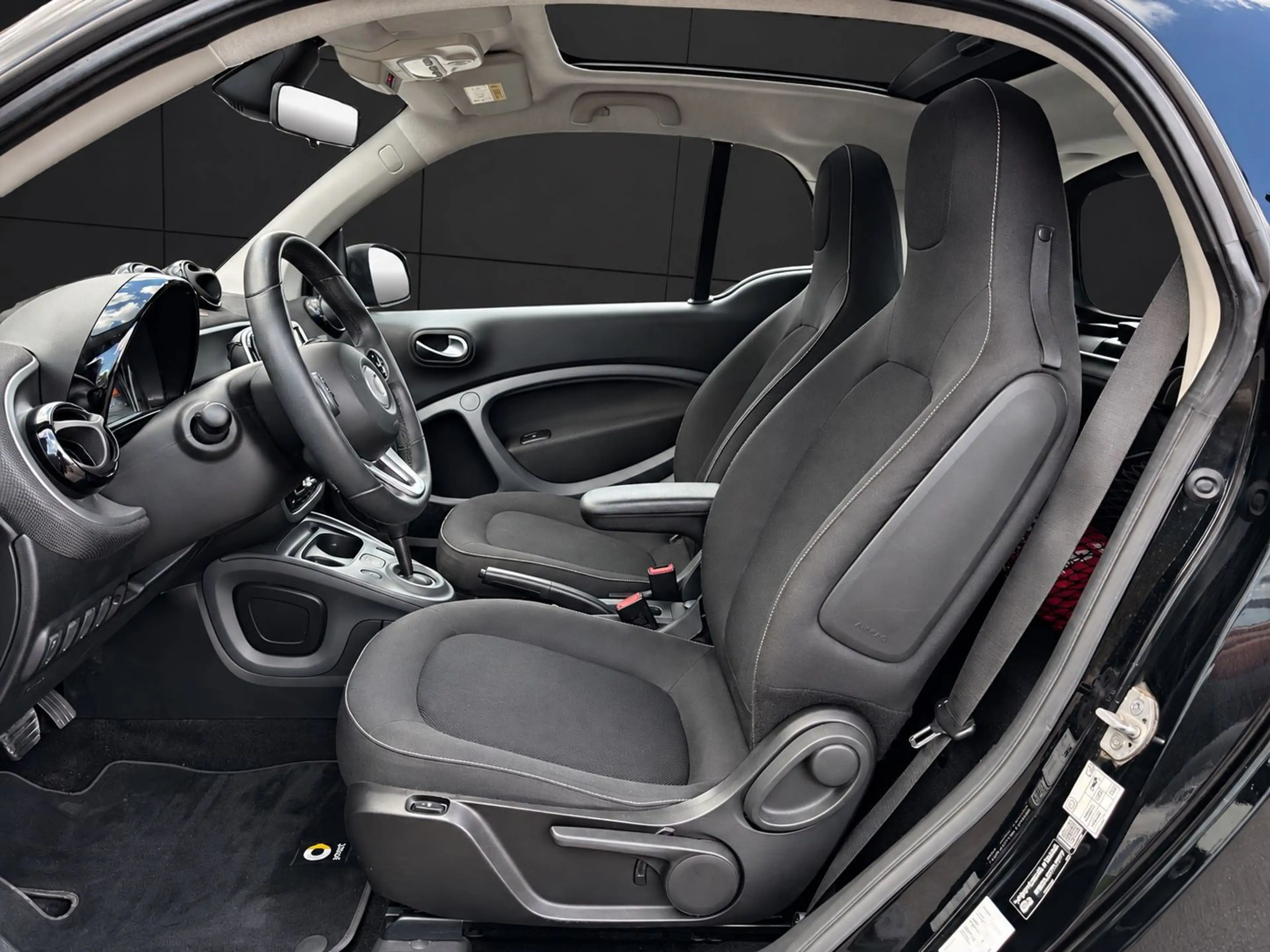 smart forTwo PASSION NAVI AUT. KAMERA PANORAMA LED 2.H — photo 10