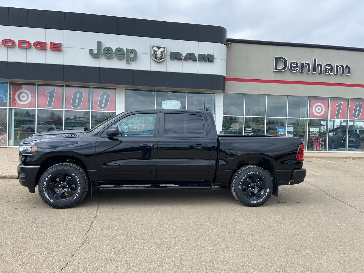 RAM 1500 снимка RAM 1500