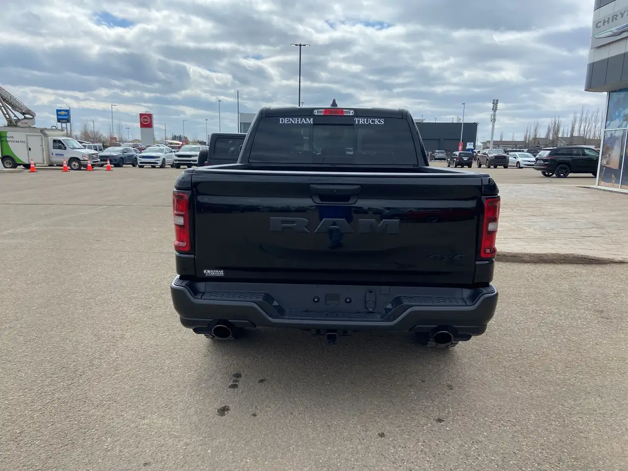 RAM 1500 снимка RAM 1500