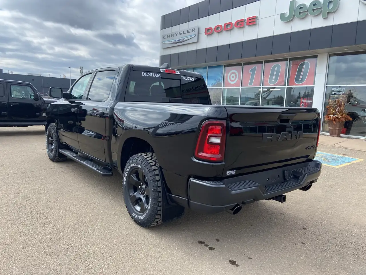 RAM 1500 снимка RAM 1500