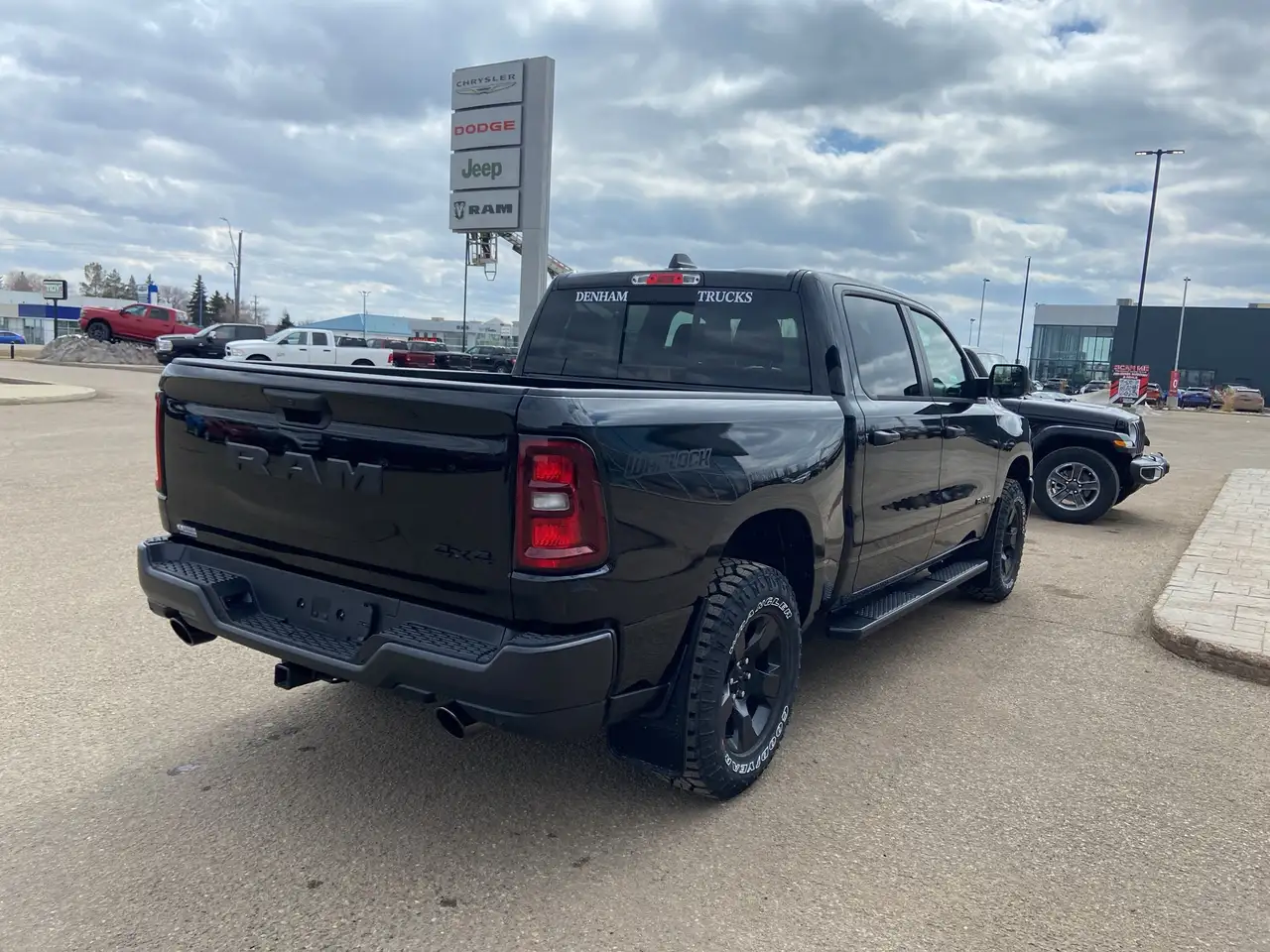 RAM 1500 снимка RAM 1500