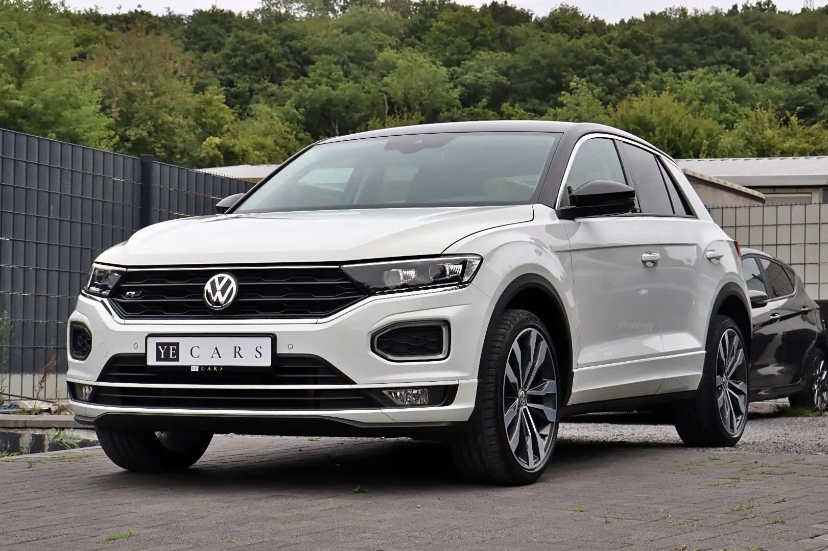 Volkswagen T-Roc United R-Line *LED*AHK*NAVI*SHZ*19"*ACC* Blanc - 2
