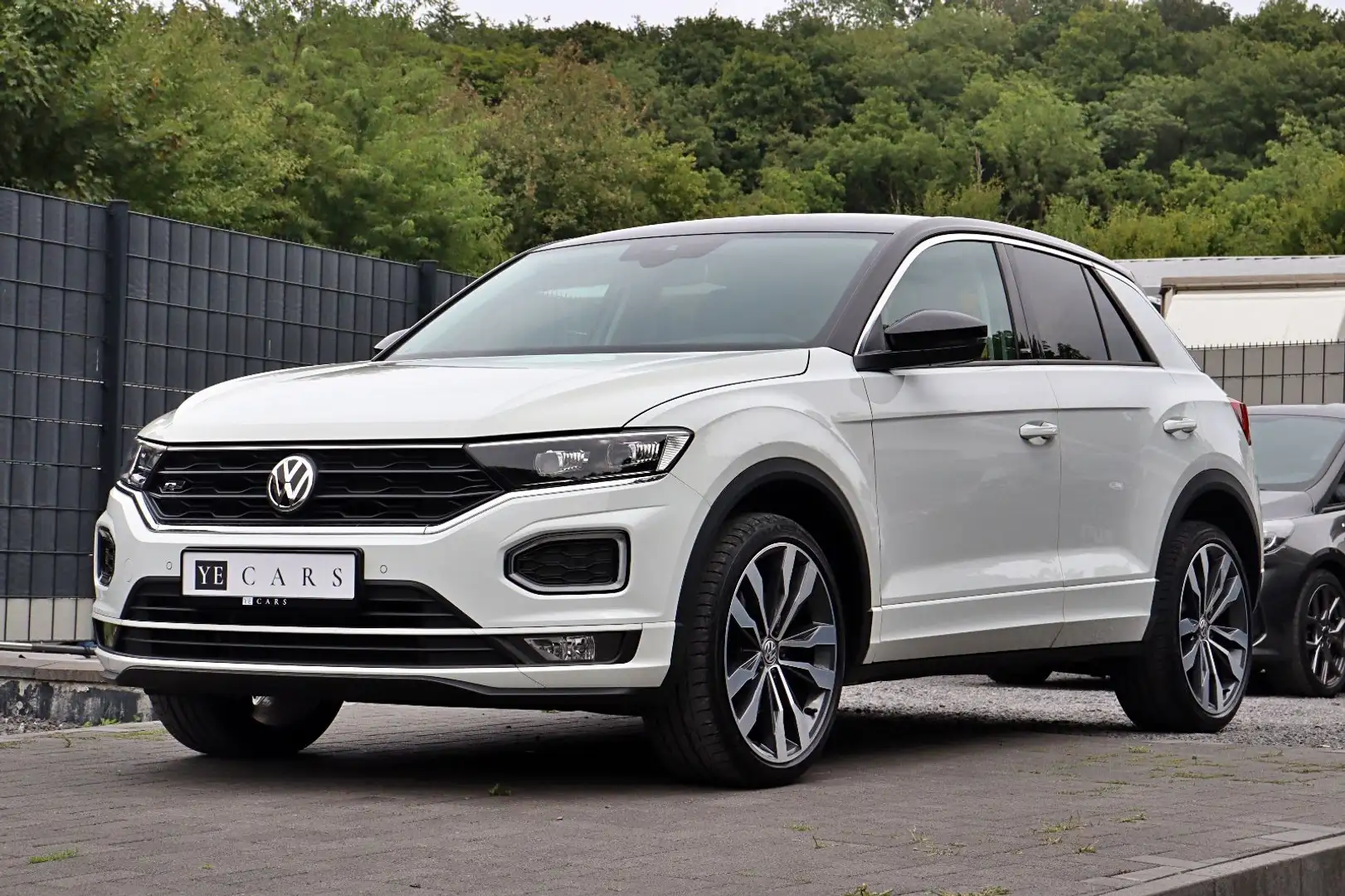 Volkswagen T-Roc United R-Line *LED*AHK*NAVI*SHZ*19"*ACC* Blanc - 1