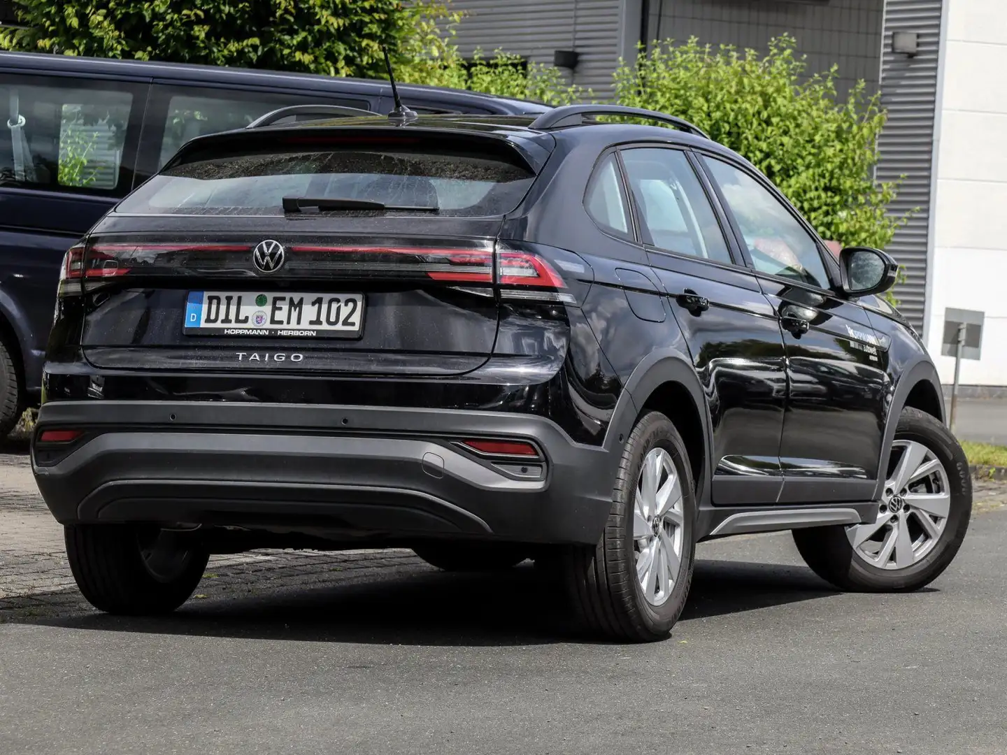 Volkswagen Taigo 1.0 TSI Life DSG IQ.Drive Rear View App-Co Schwarz - 2