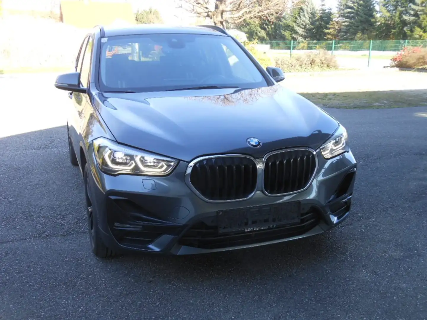 BMW X1 sDrive 18 d Sport Line   * LED-SW | Sportsitze * Grau - 1