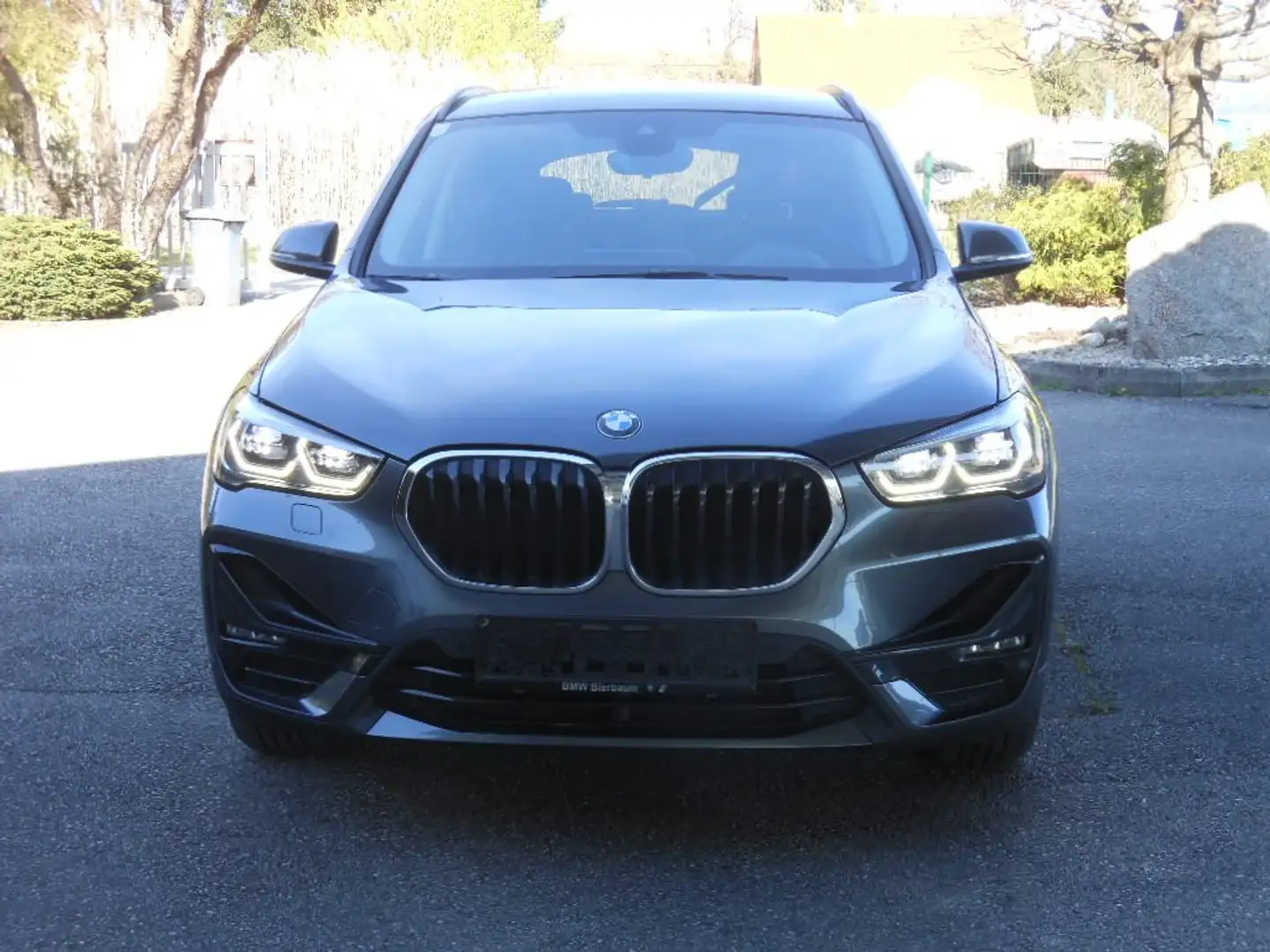 BMW X1 sDrive 18 d Sport Line   * LED-SW | Sportsitze * Grau - 2