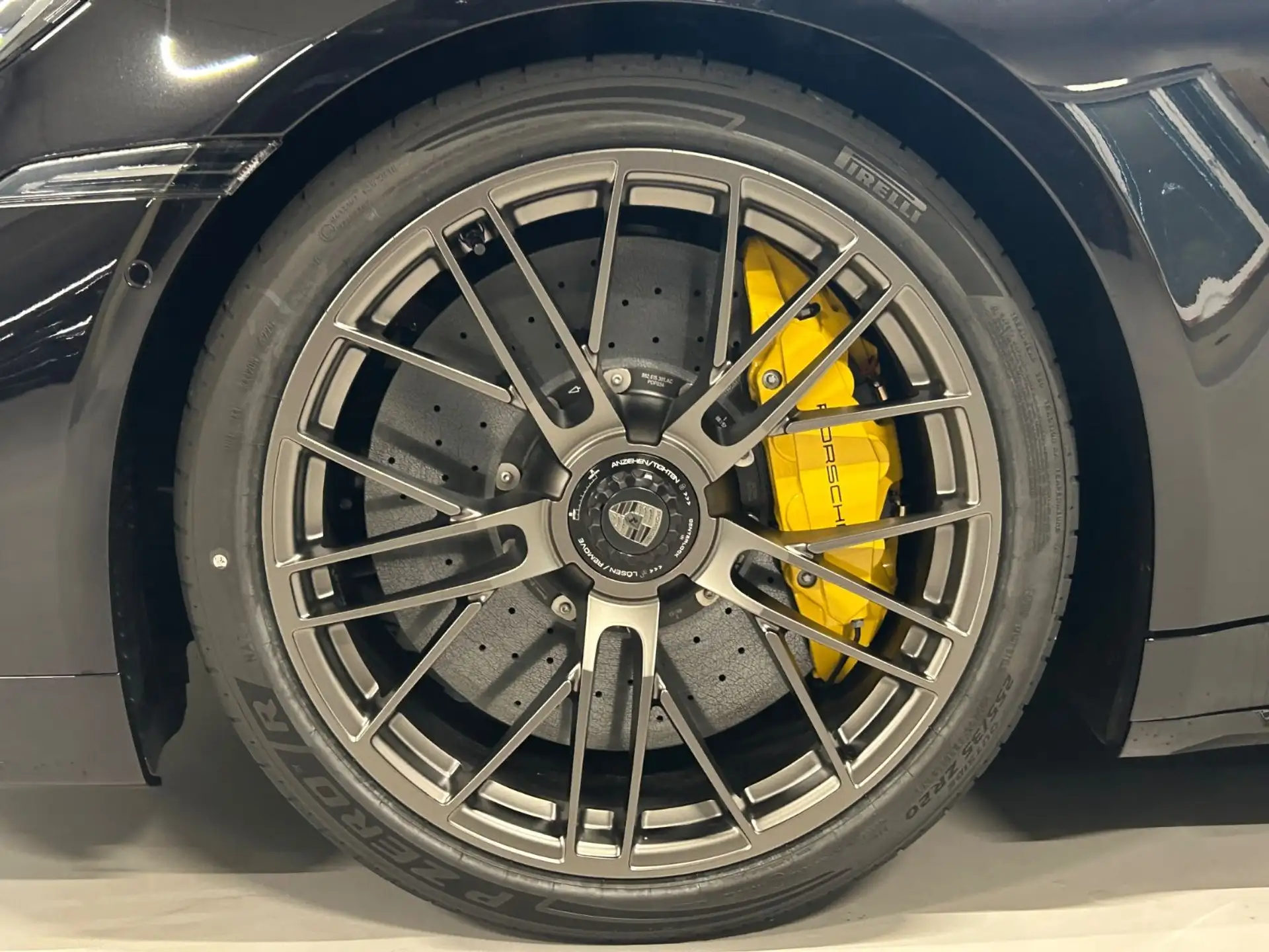 포르쉐 911 Turbo S Coupe 2026 검정 사진 6