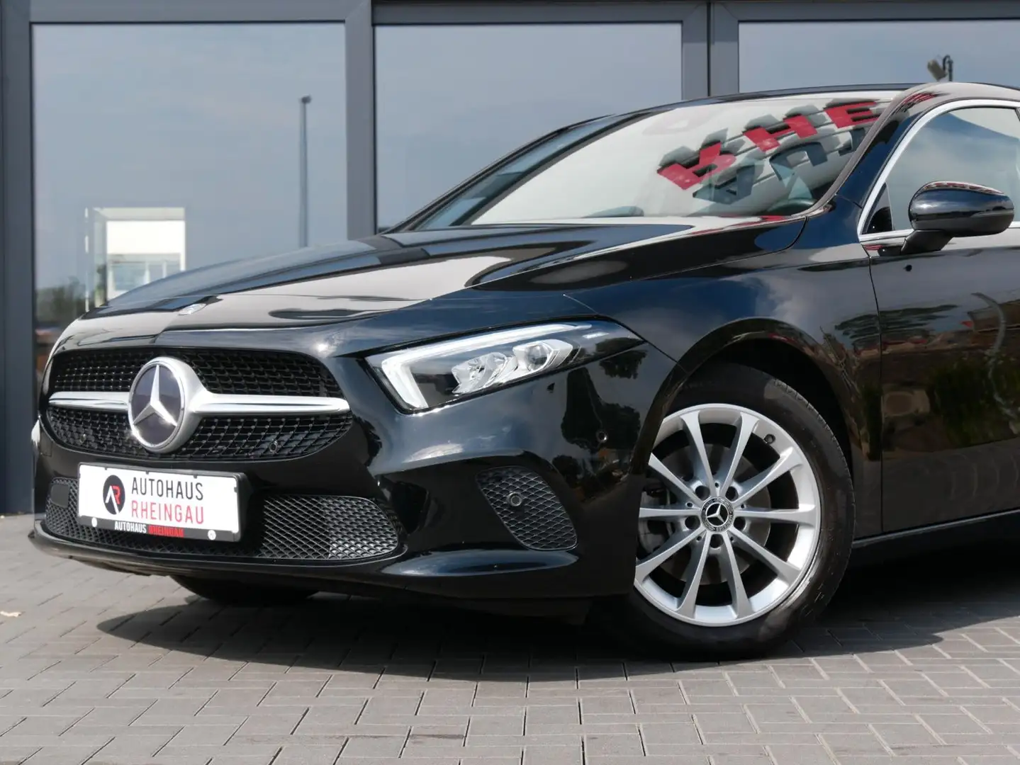 Mercedes-Benz A 200 LED! WIDESCREEN! AMBIENTE! Noir - 1