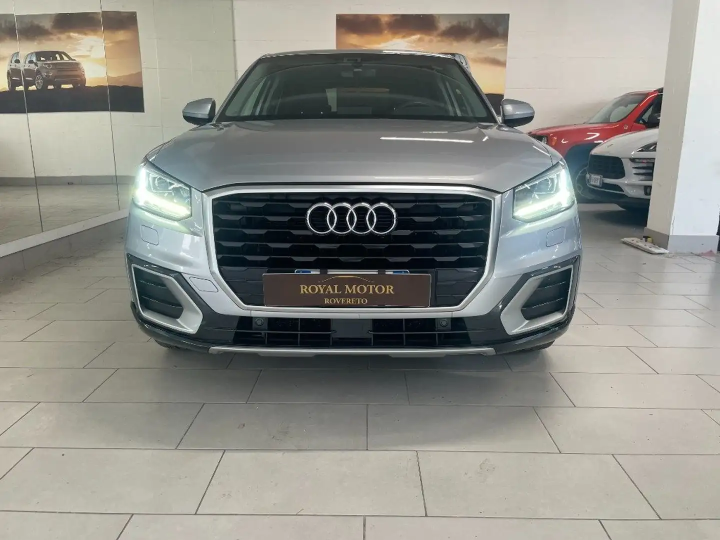 Audi Q2 30 TDI S tronic Business Desig! S TRONIC! Argento - 2