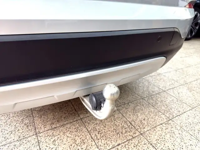 BMW X4 view 25