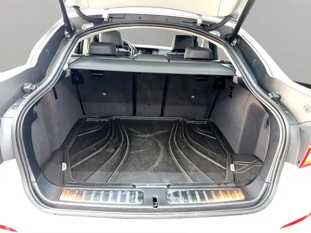 BMW X4 view 22