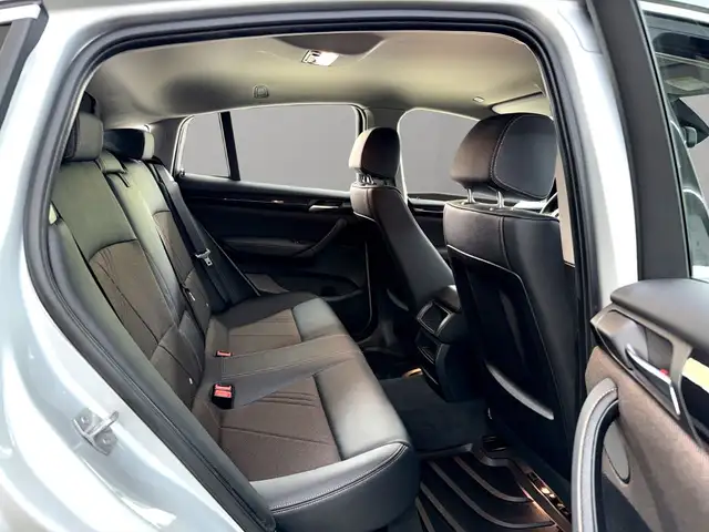 BMW X4 view 19