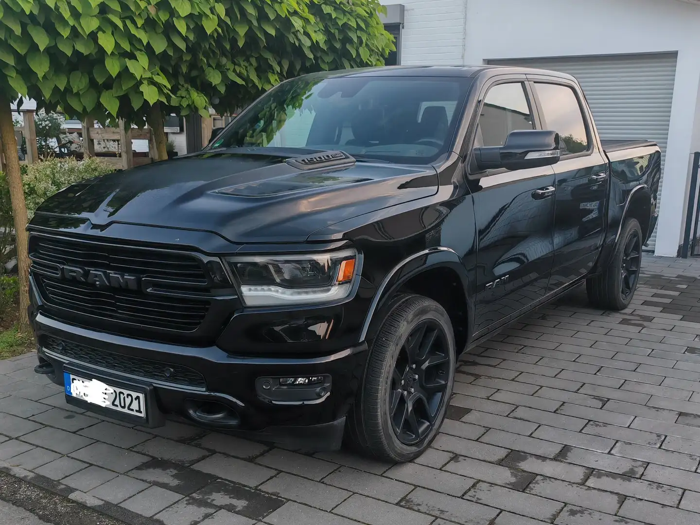 Dodge RAM Laramie Night Schwarz - 1