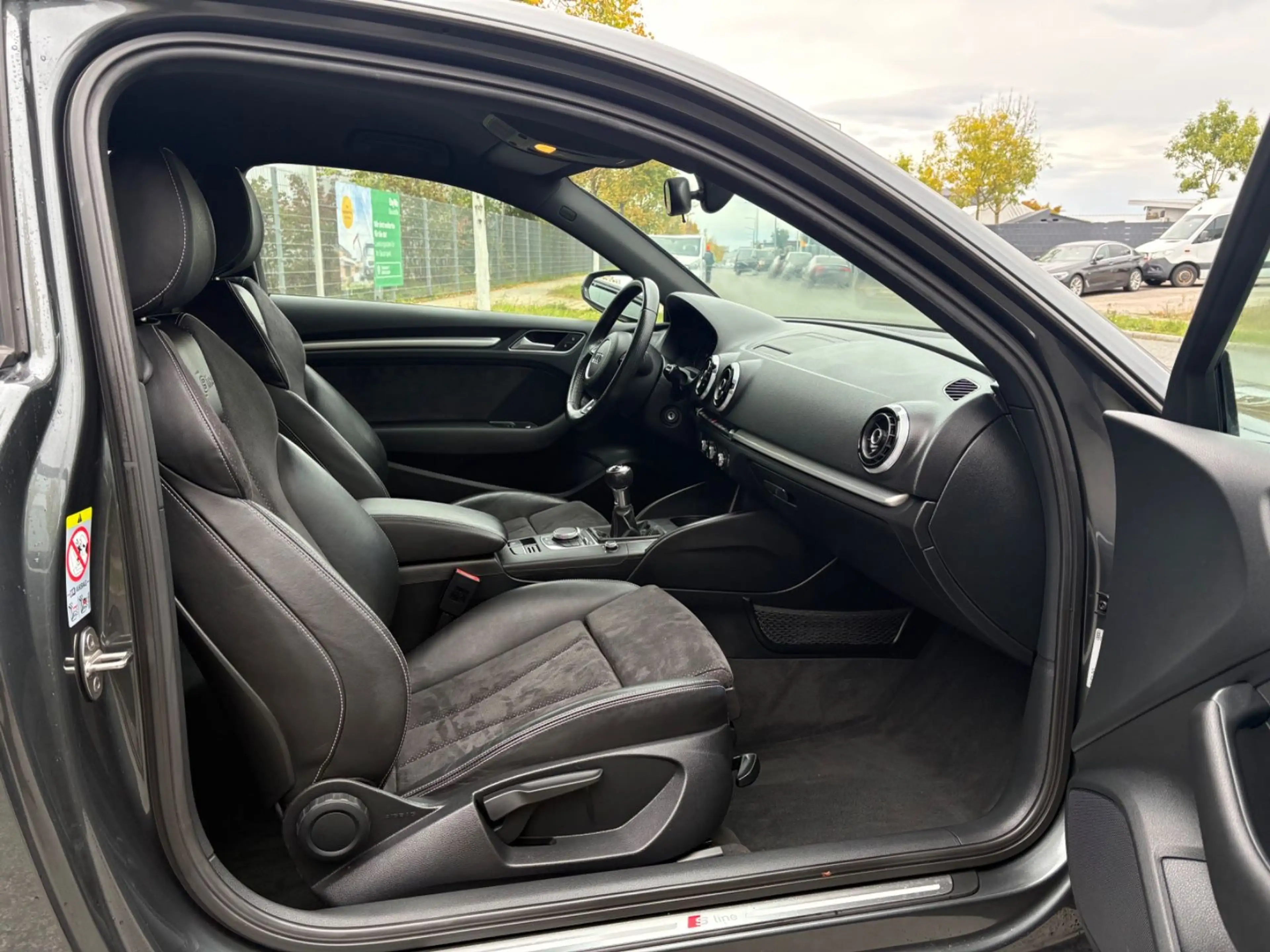 Audi A3 S line Sportpaket*PDC*KLIMA*NAVI*TÜVNEU — photo 11