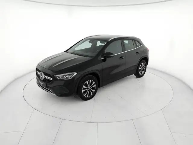 Mercedes-Benz GLA view 2