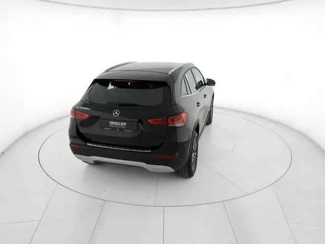 Mercedes-Benz GLA view 6