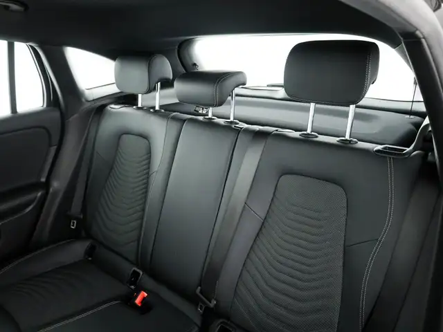 Mercedes-Benz GLA view 14