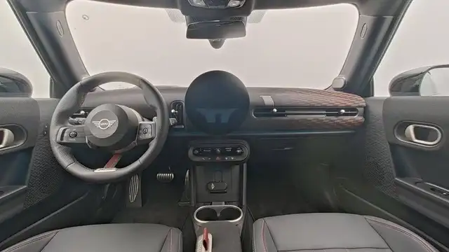 Mini Hatch view 11
